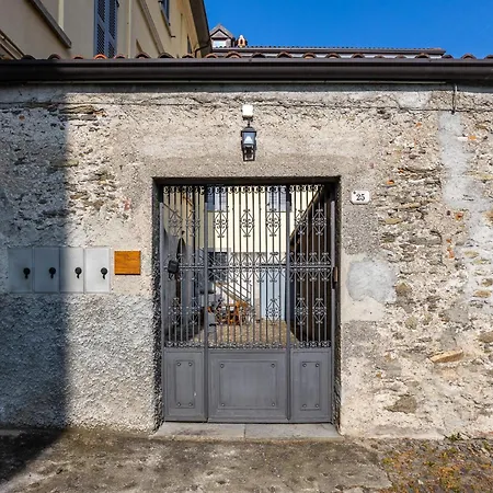 Corenno Plinio - Castello Oleandro Housing Among And Castle شقة ديرفيو